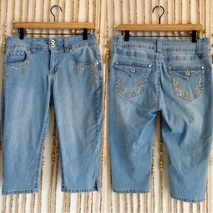 Y2K Light Wash Embellished Embroidered Pocket Cropped Denim Stretch Capris 12